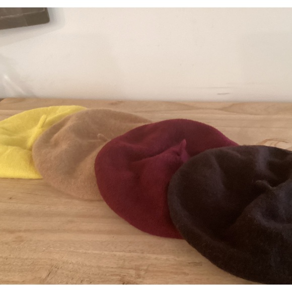 Bundle of Vintage Wool Berets - Picture 9 of 9